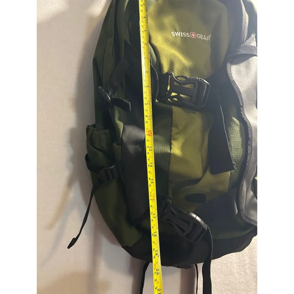 SwissGear Hiking Backpack Green Ripstop Daypack Outdoor Travel Bag Mens